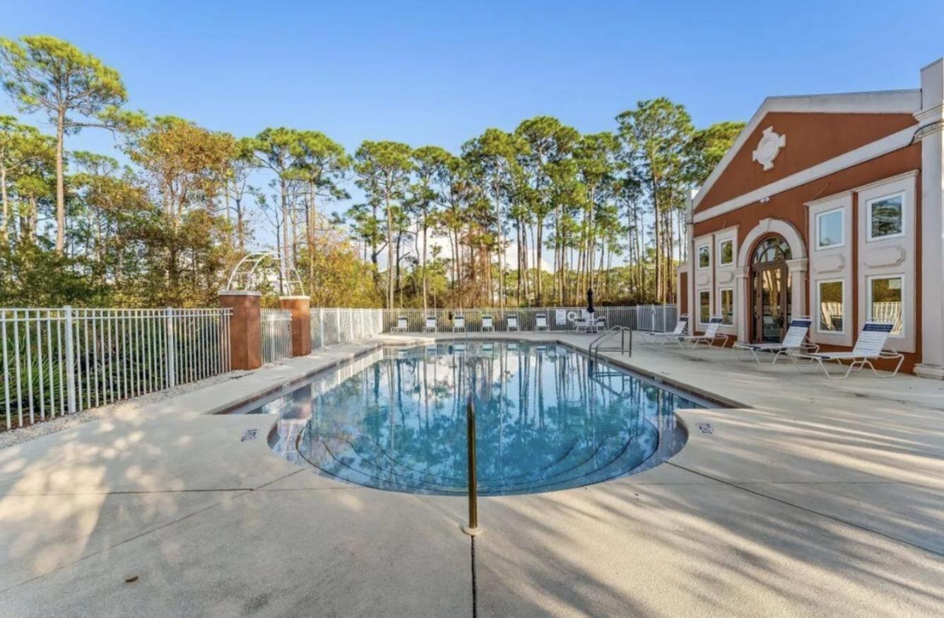 Pinkie Preferred Private Heated Pool Emerald Escape *