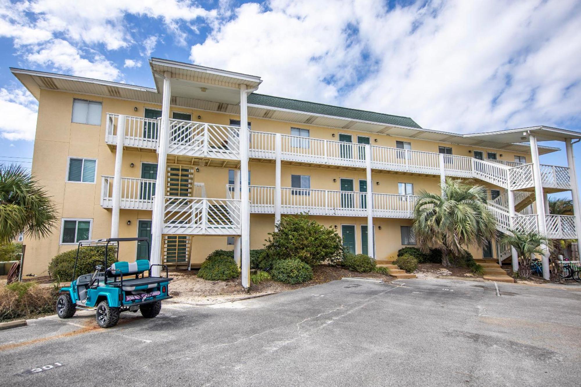 Apartment Island 102 *