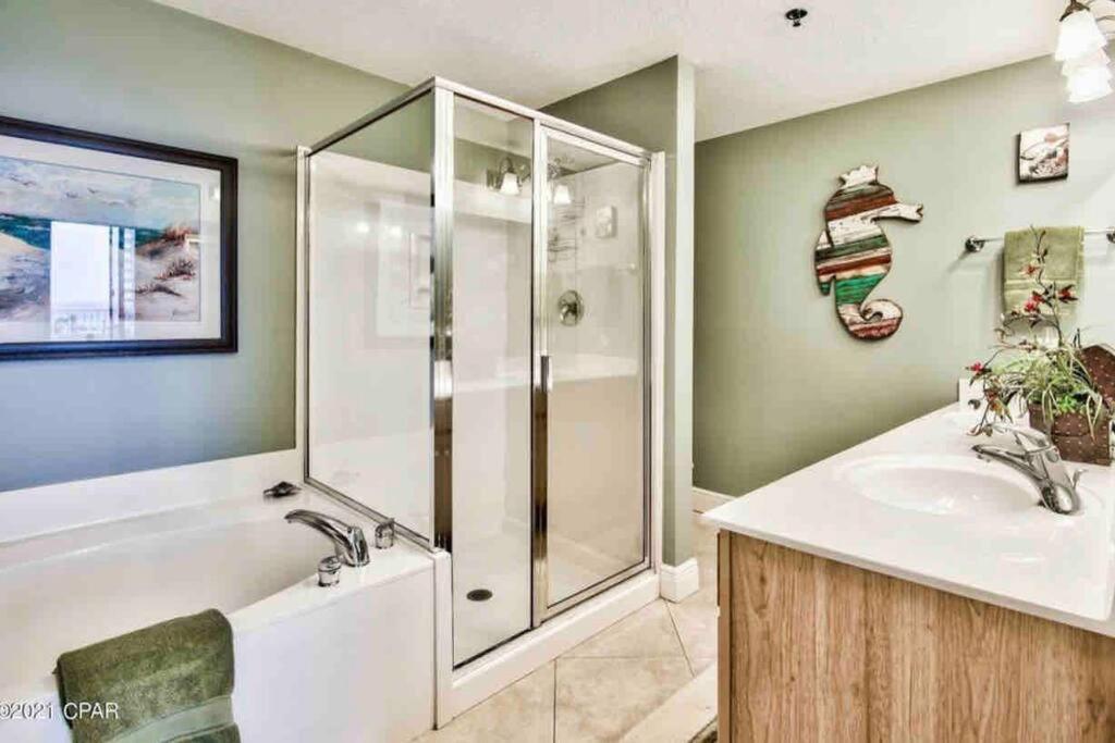 Ariel Dunes I Spacious Balcony, Gulf View & Pools Destin