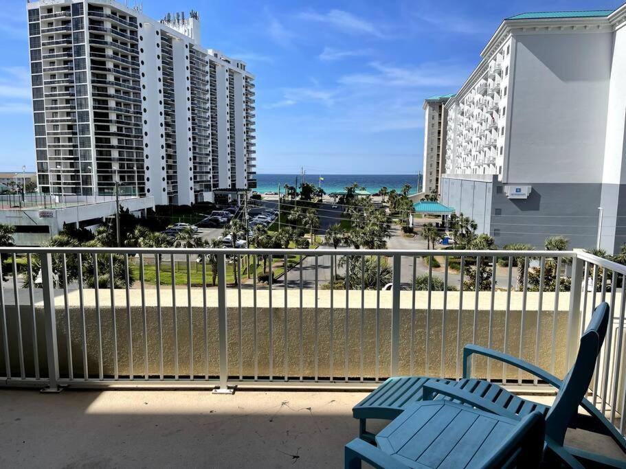 Ariel Dunes I Spacious Balcony, Gulf View & Pools * Destin
