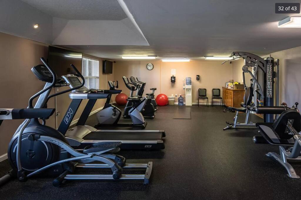 Amalfi Gulf Views! Pools Steps To Family-friendly Apartment Destin