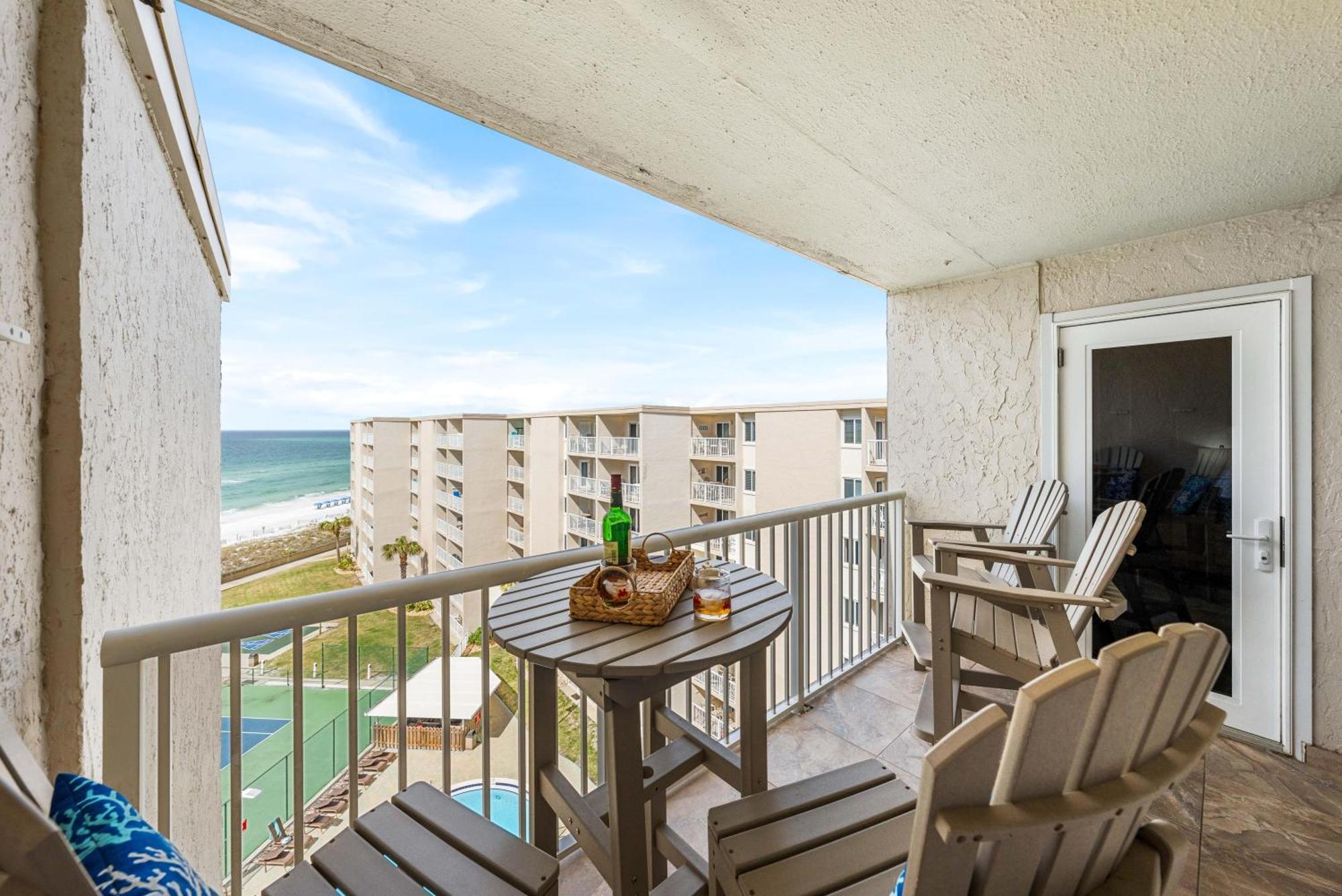 Surf And Racquet Unit 715 * Destin
