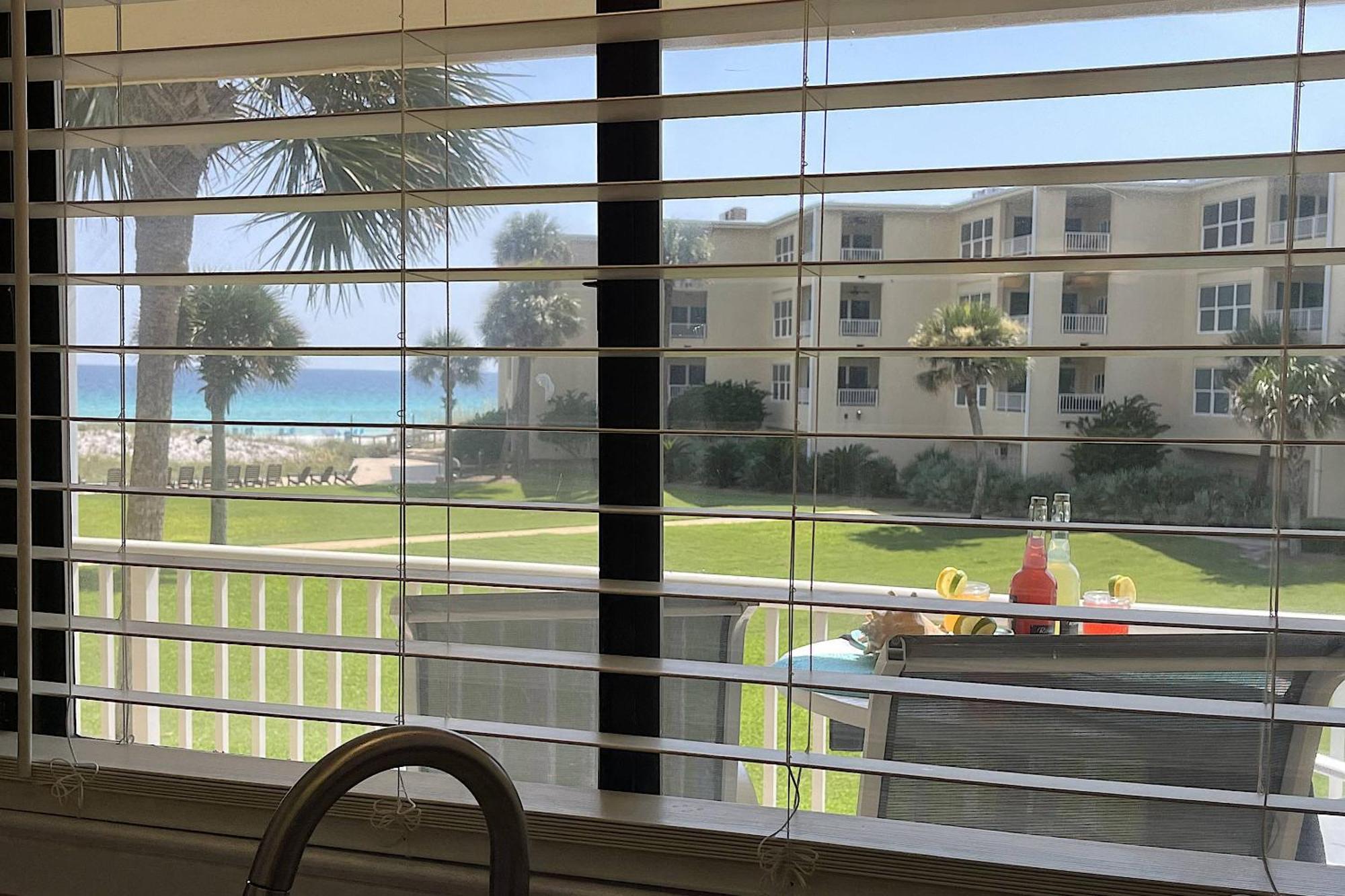 Silver Dunes D204 Surfin On Sunshine Holiday home Destin