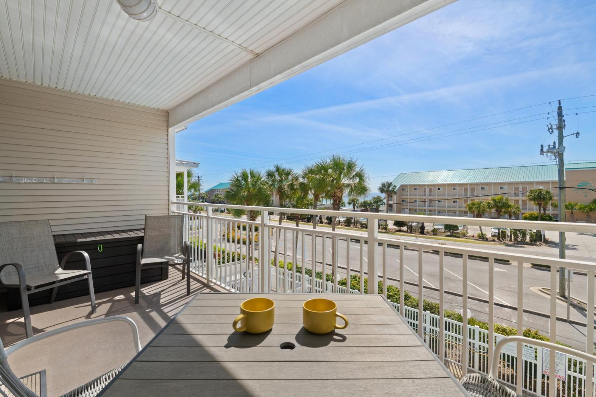 Apartment Swashbucklin' Swordfish - Steps To The Destin