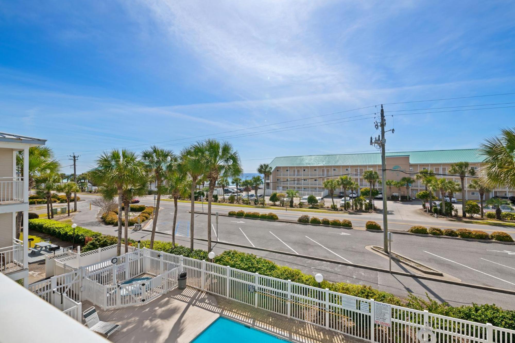Apartment Swashbucklin' Swordfish - Steps To The Destin