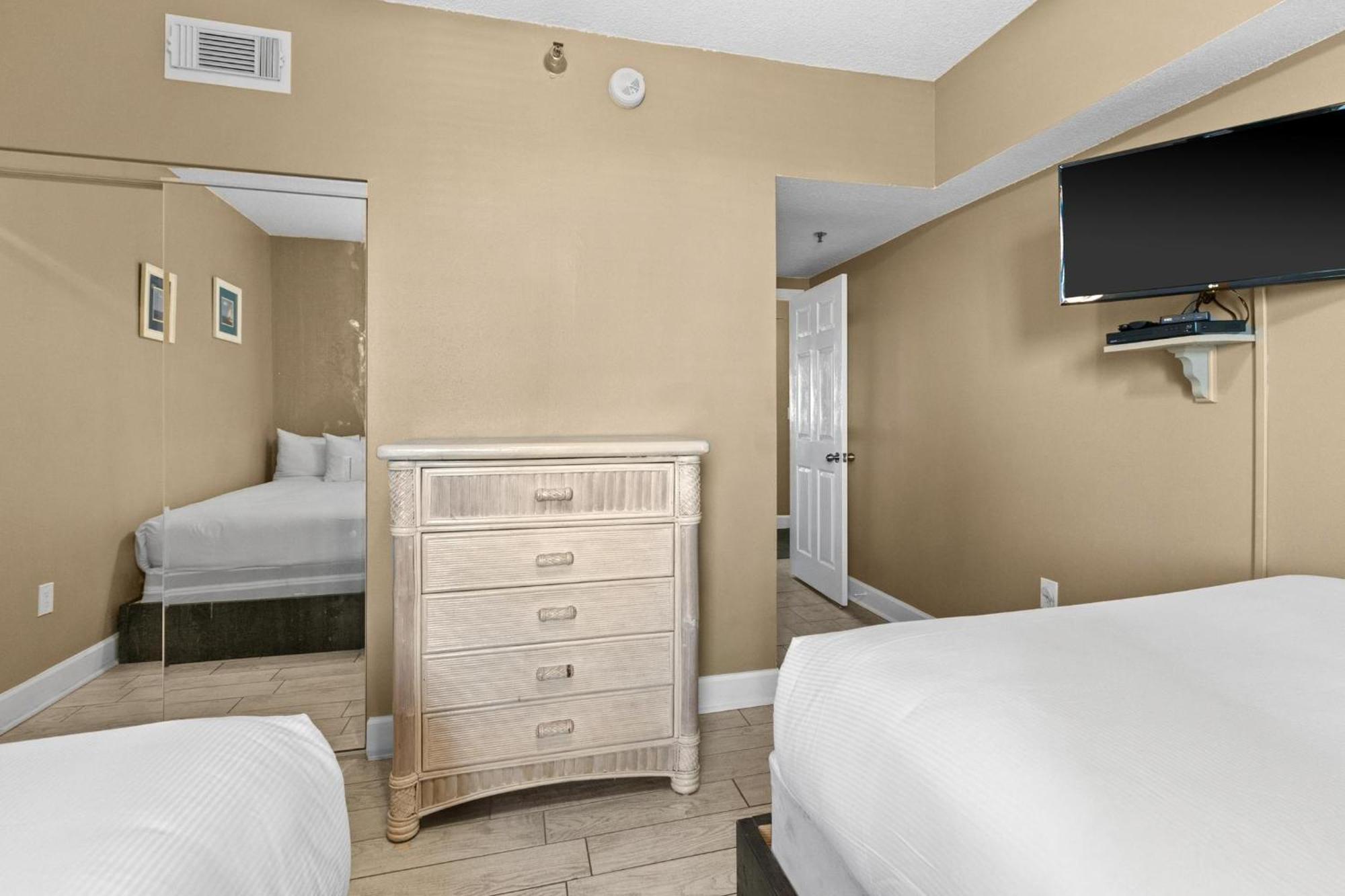 Holiday home Jade East Towers 0520