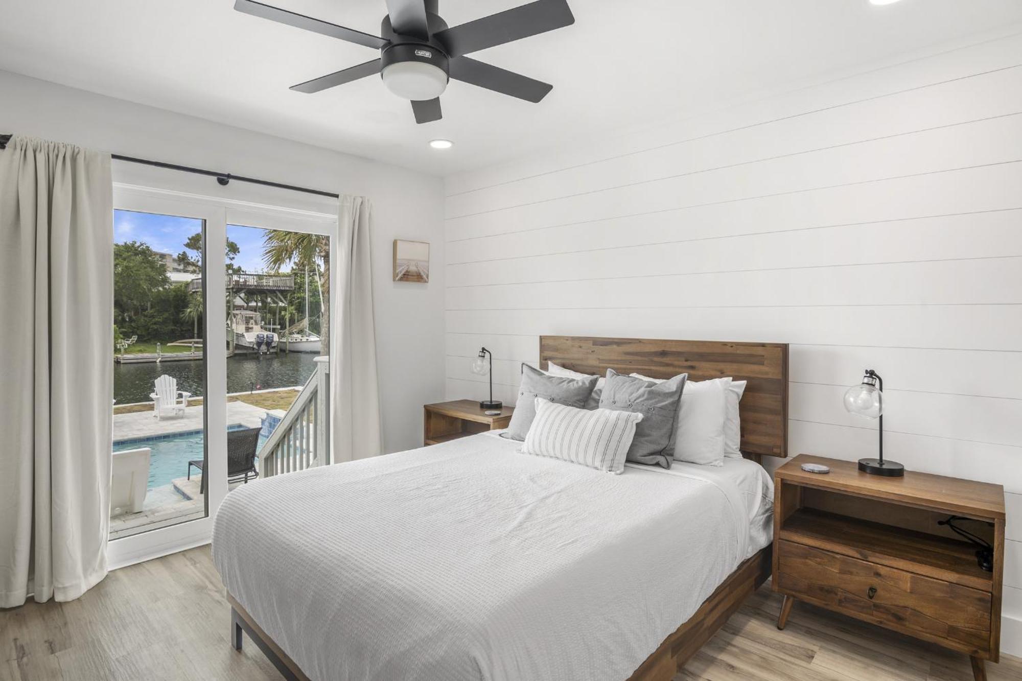 Casa Palmas On Isle Holiday home Destin