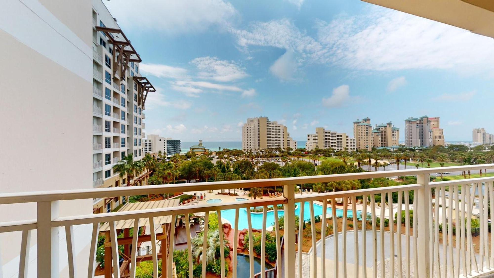 Luau I 6502-6504 Lockout * Destin