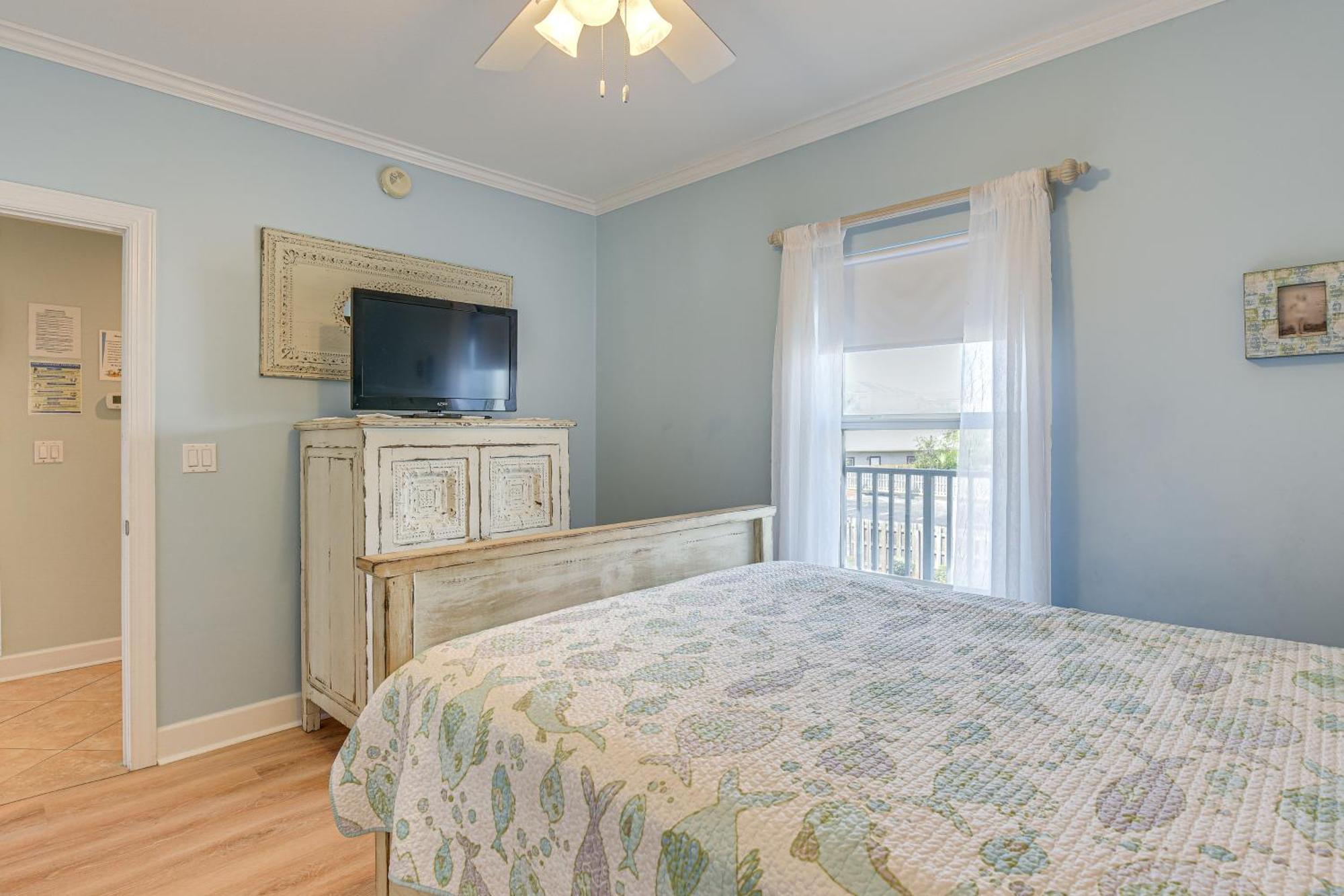 Sunny Miramar With Access! Apartment