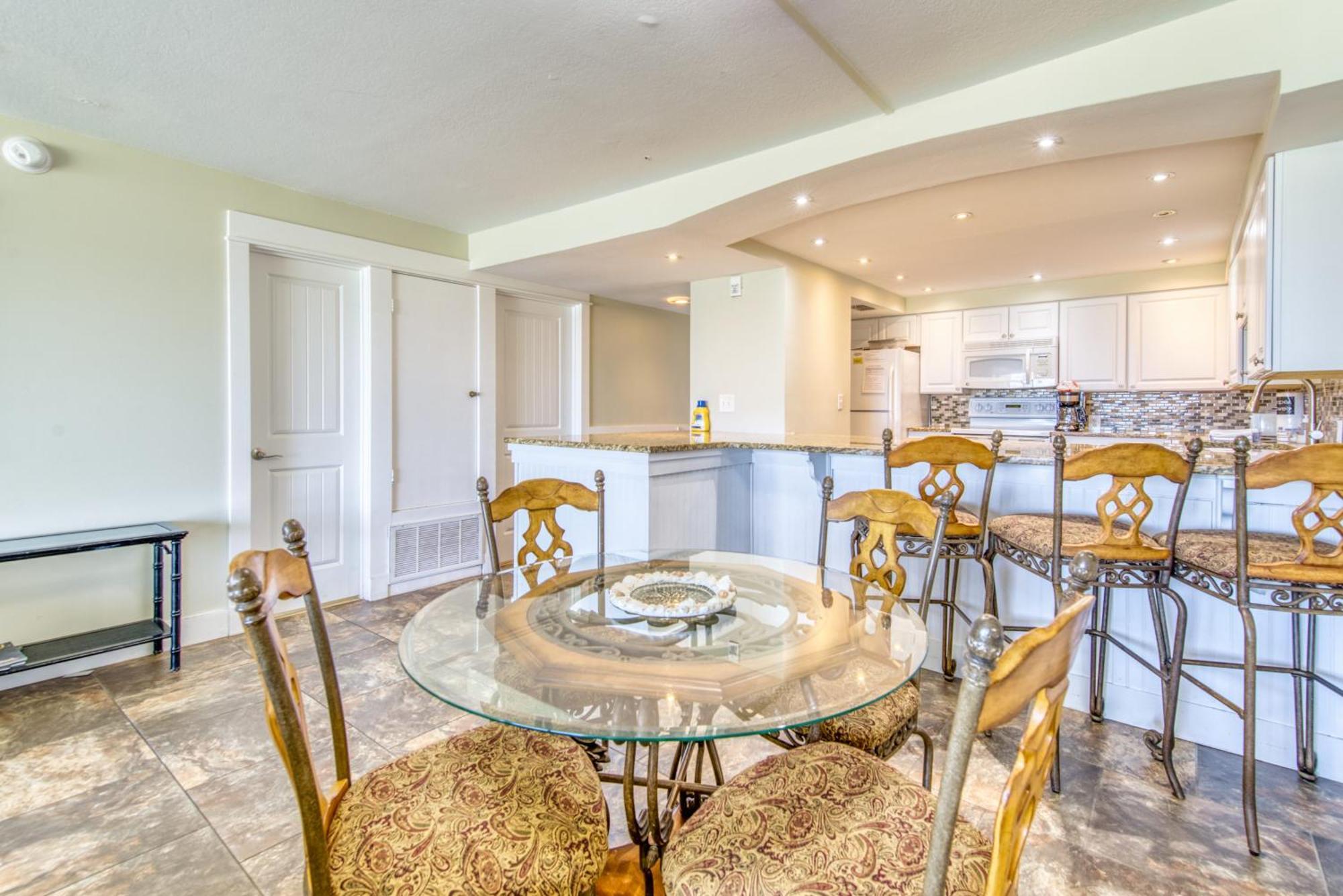 Apartment House C103 - Beachfront With Pool, Wifi, & Service Destin