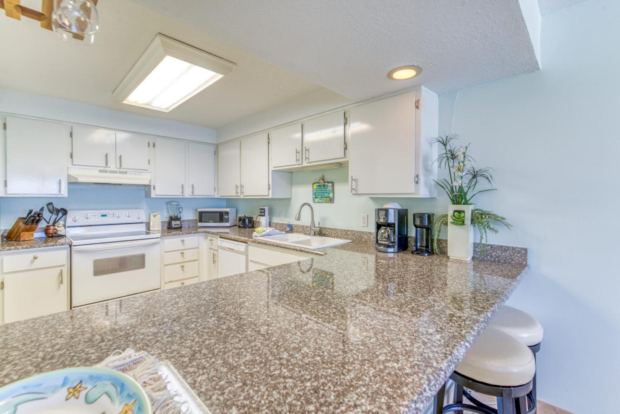 House B405 - Beachfront With Pool, Wifi, & Service *