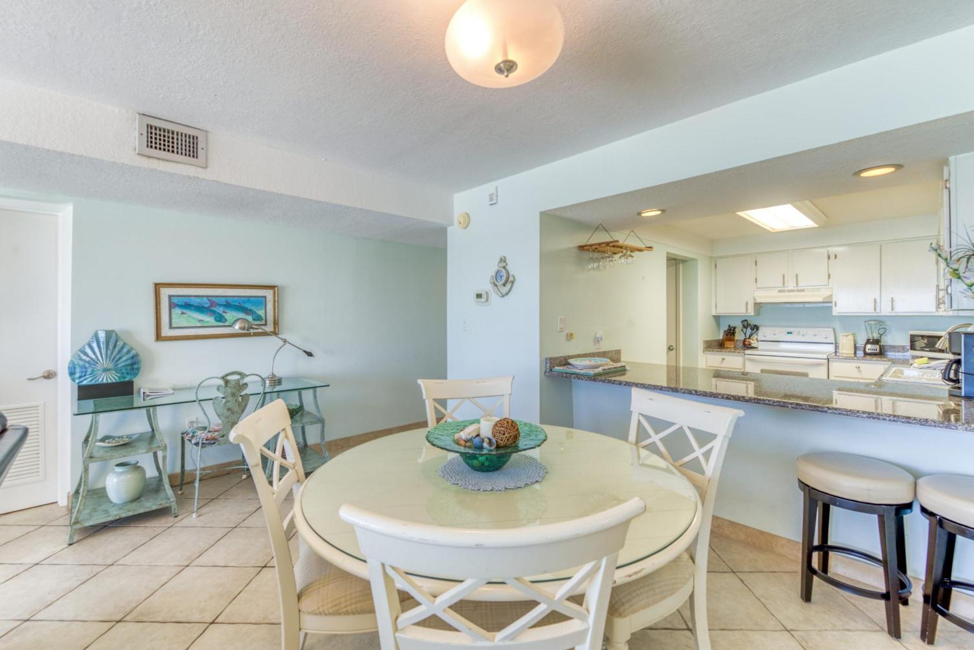 House B405 - Beachfront With Pool, Wifi, & Service * Destin