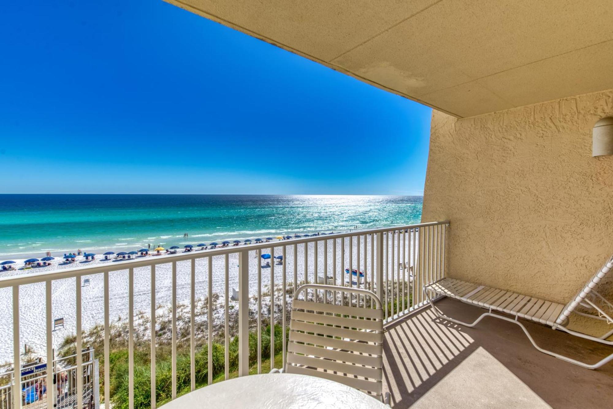Apartment House B405 - Beachfront With Pool, Wifi, & Service