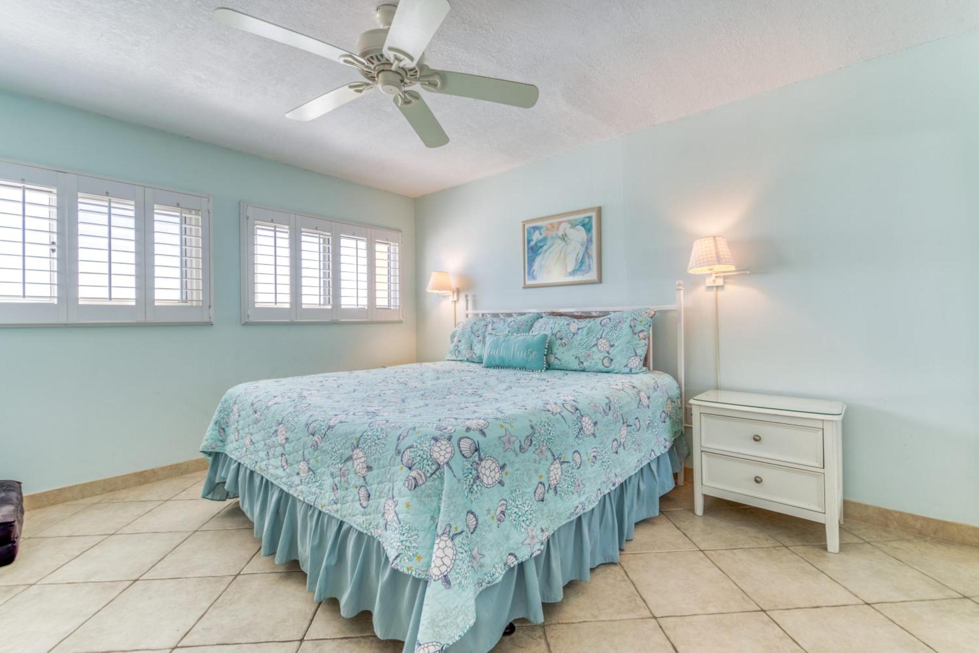 House B405 - Beachfront With Pool, Wifi, & Service Apartment *