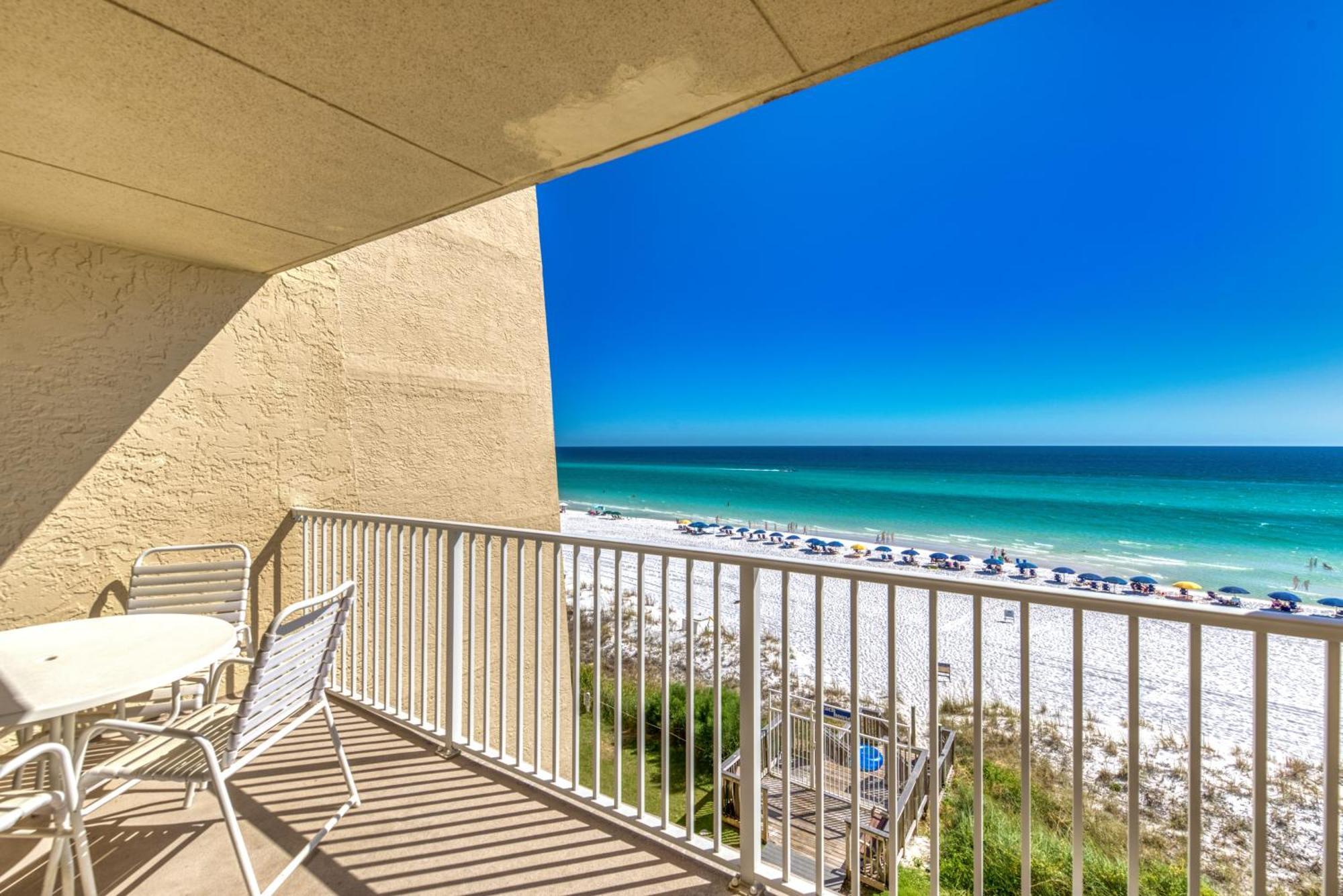 House B405 - Beachfront With Pool, Wifi, & Service Apartment *