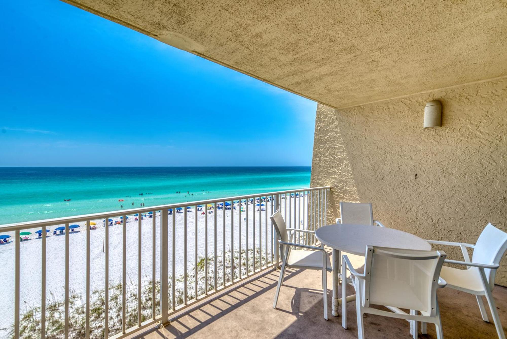 Apartment House D404 - Beachfront With Pool, Wifi, & Service Destin