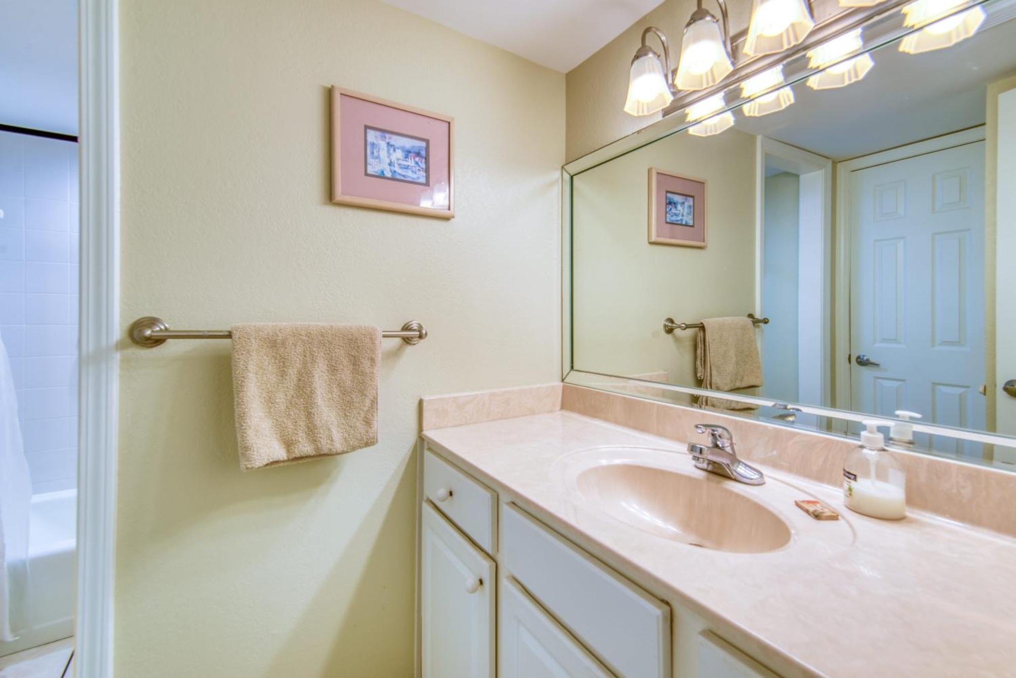 House D404 - Beachfront With Pool, Wifi, & Service Destin