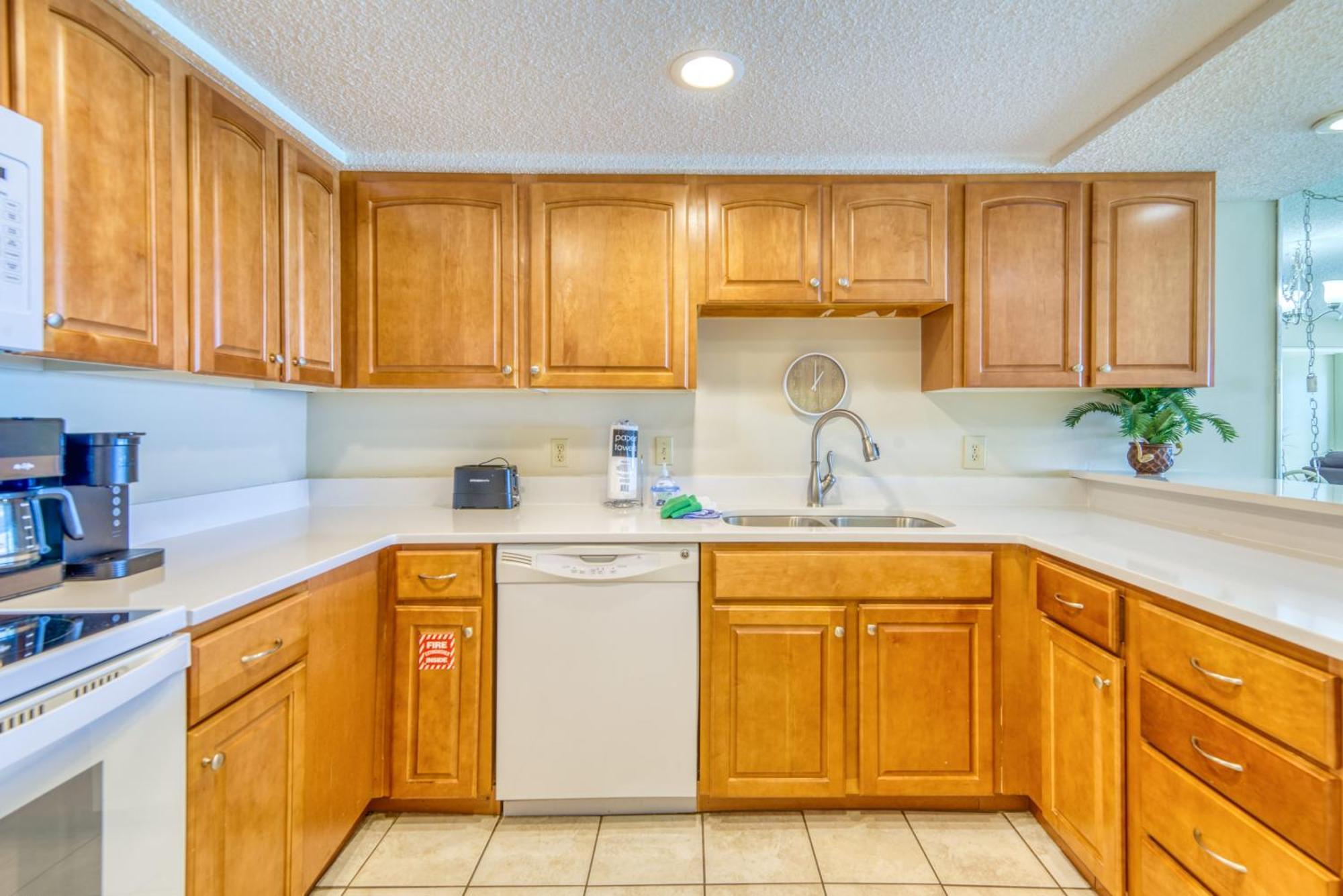 Apartment House D404 - Beachfront With Pool, Wifi, & Service Destin