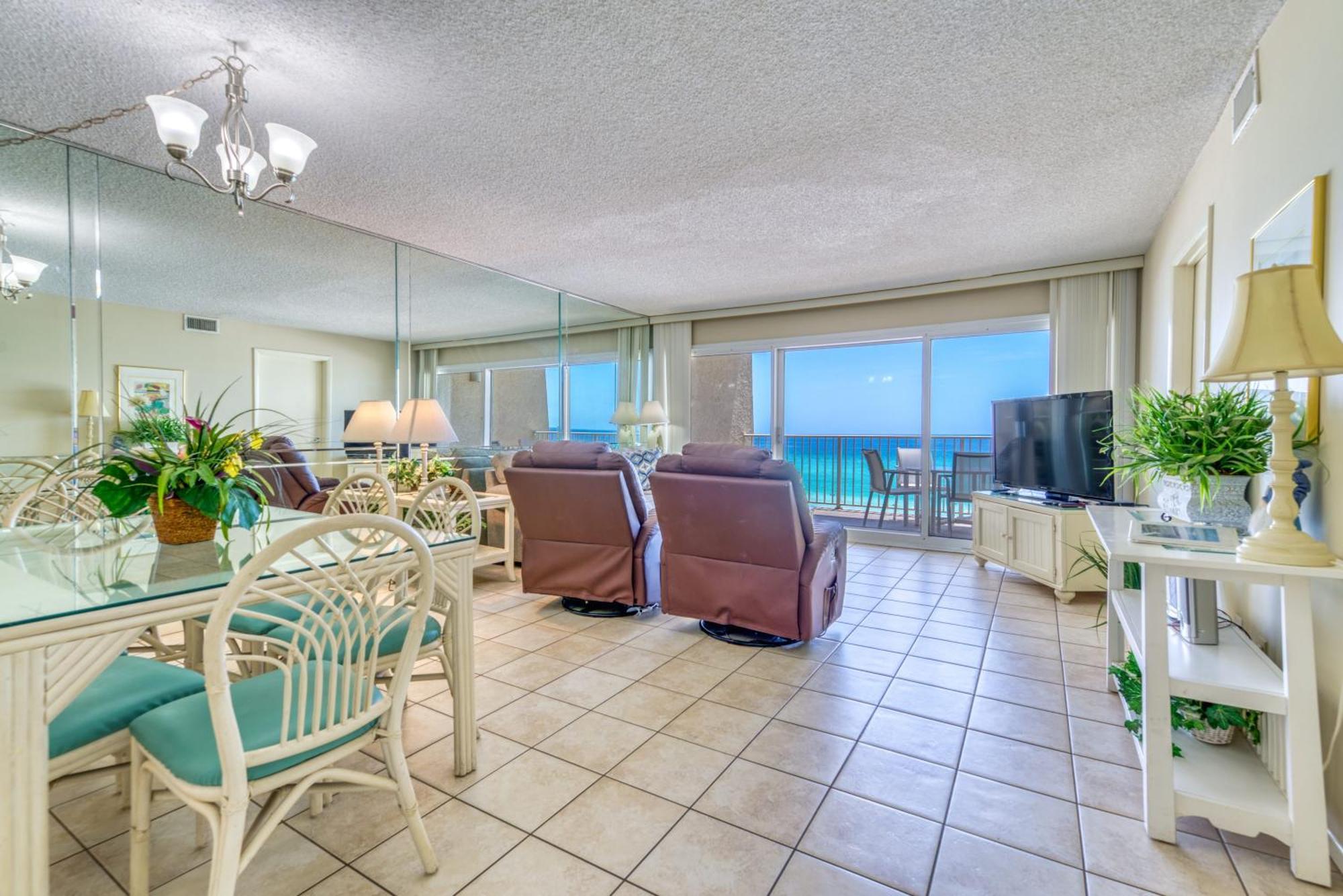House D404 - Beachfront With Pool, Wifi, & Service