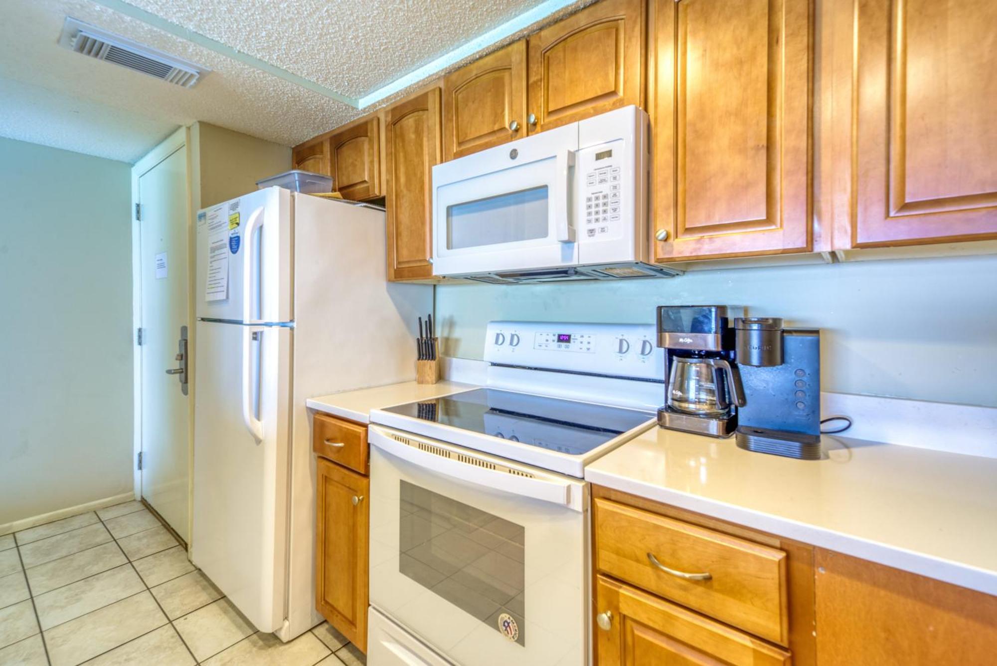 Apartment House D404 - Beachfront With Pool, Wifi, & Service Destin
