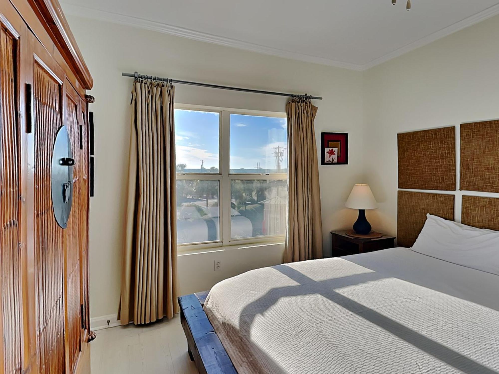 Emerald Waters 307 Apartment *