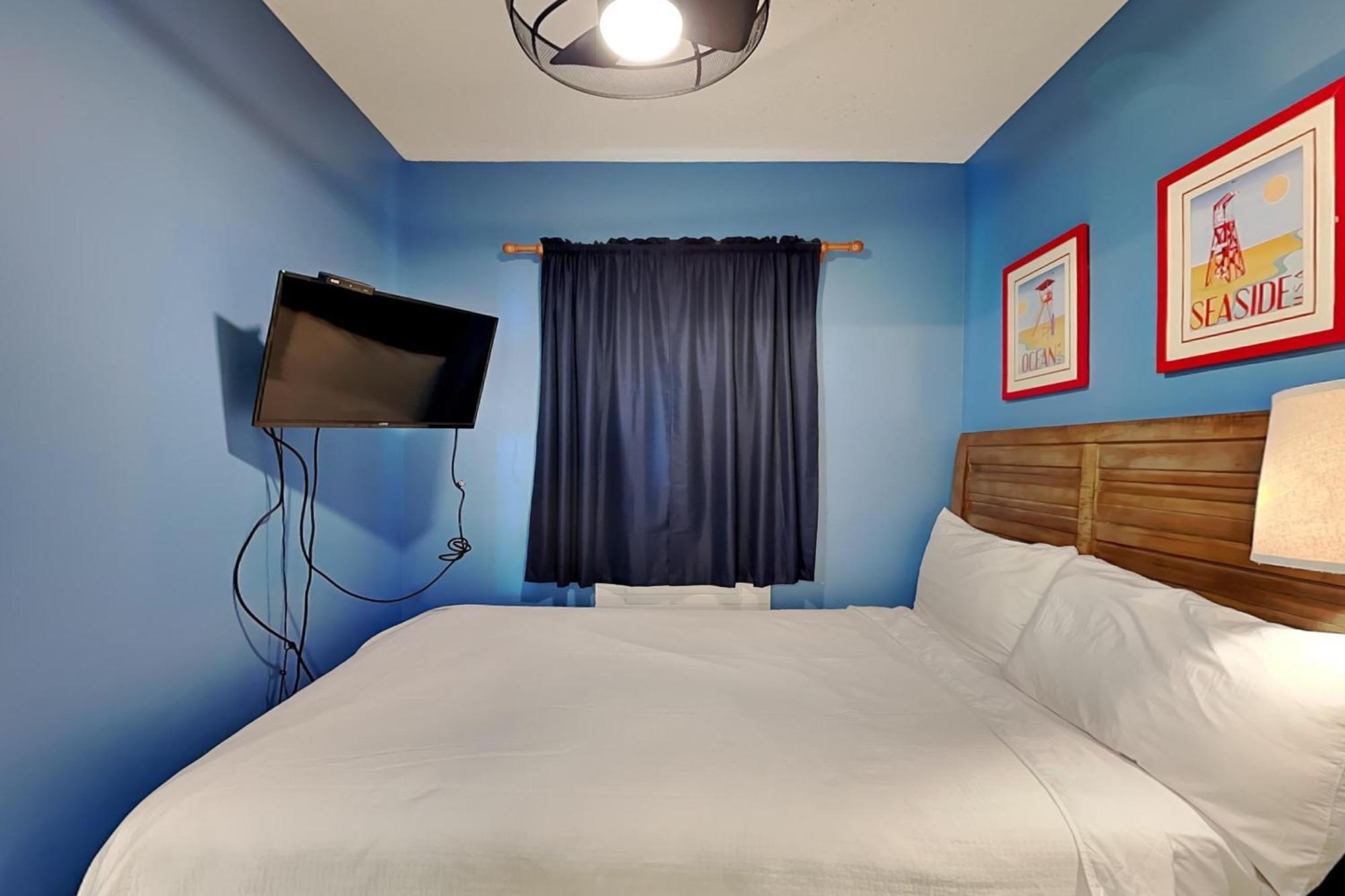 Sterling Sands #603 Apartment *