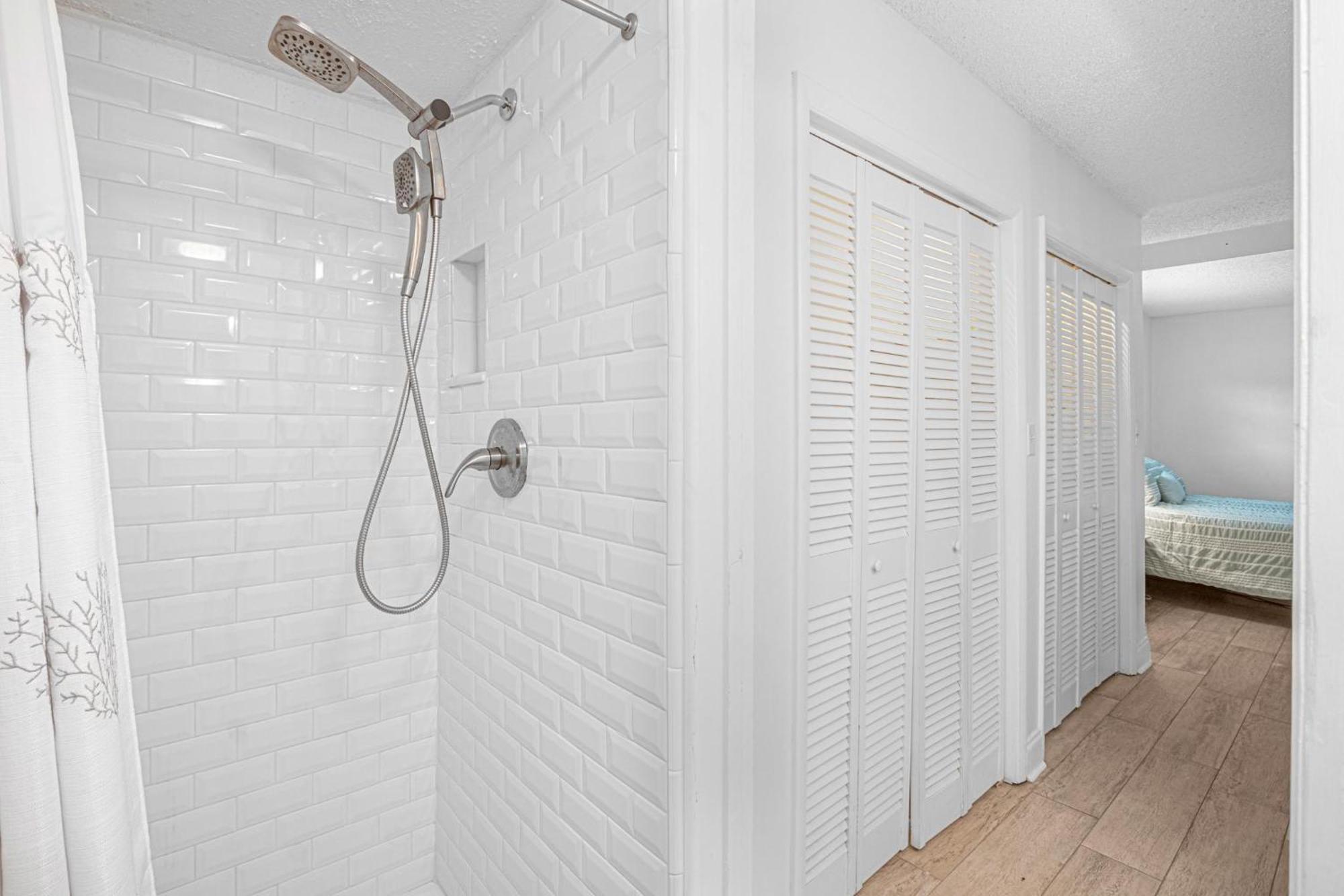 Seascape - 33b Holiday home *