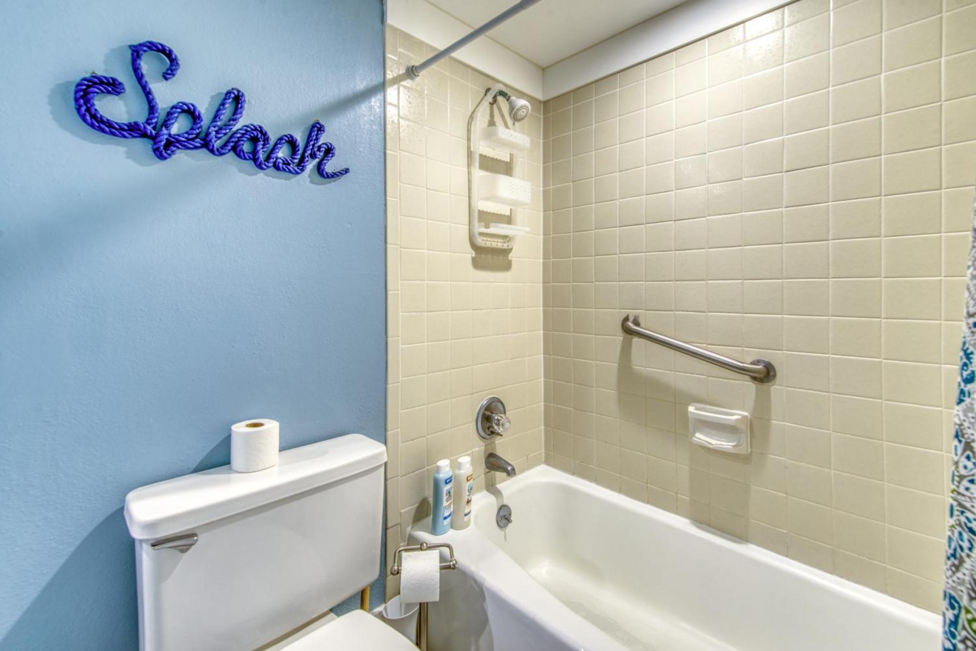 House B502 - Beachfront With Pool, Wifi, & Service