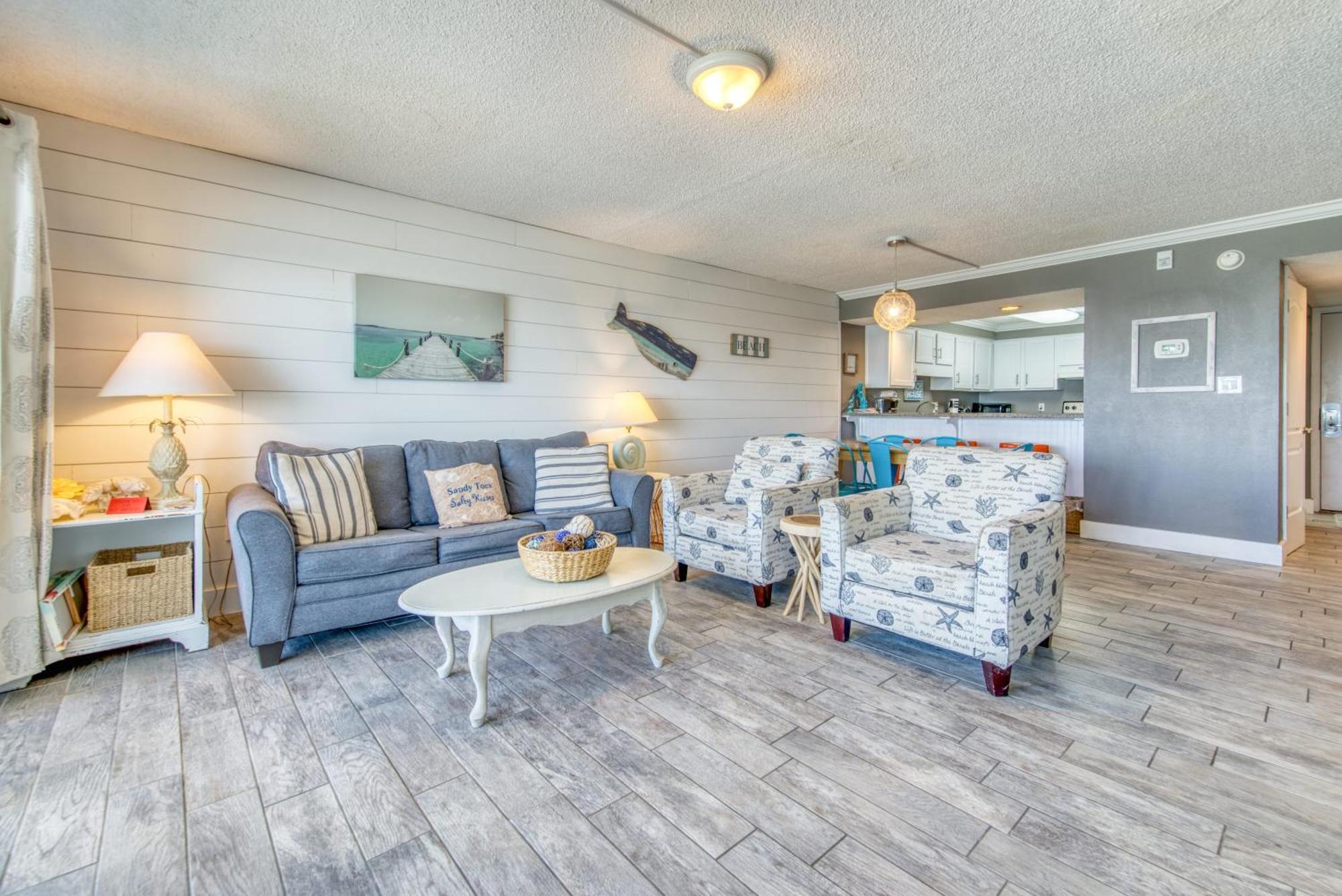 Apartment House B502 - Beachfront With Pool, Wifi, & Service