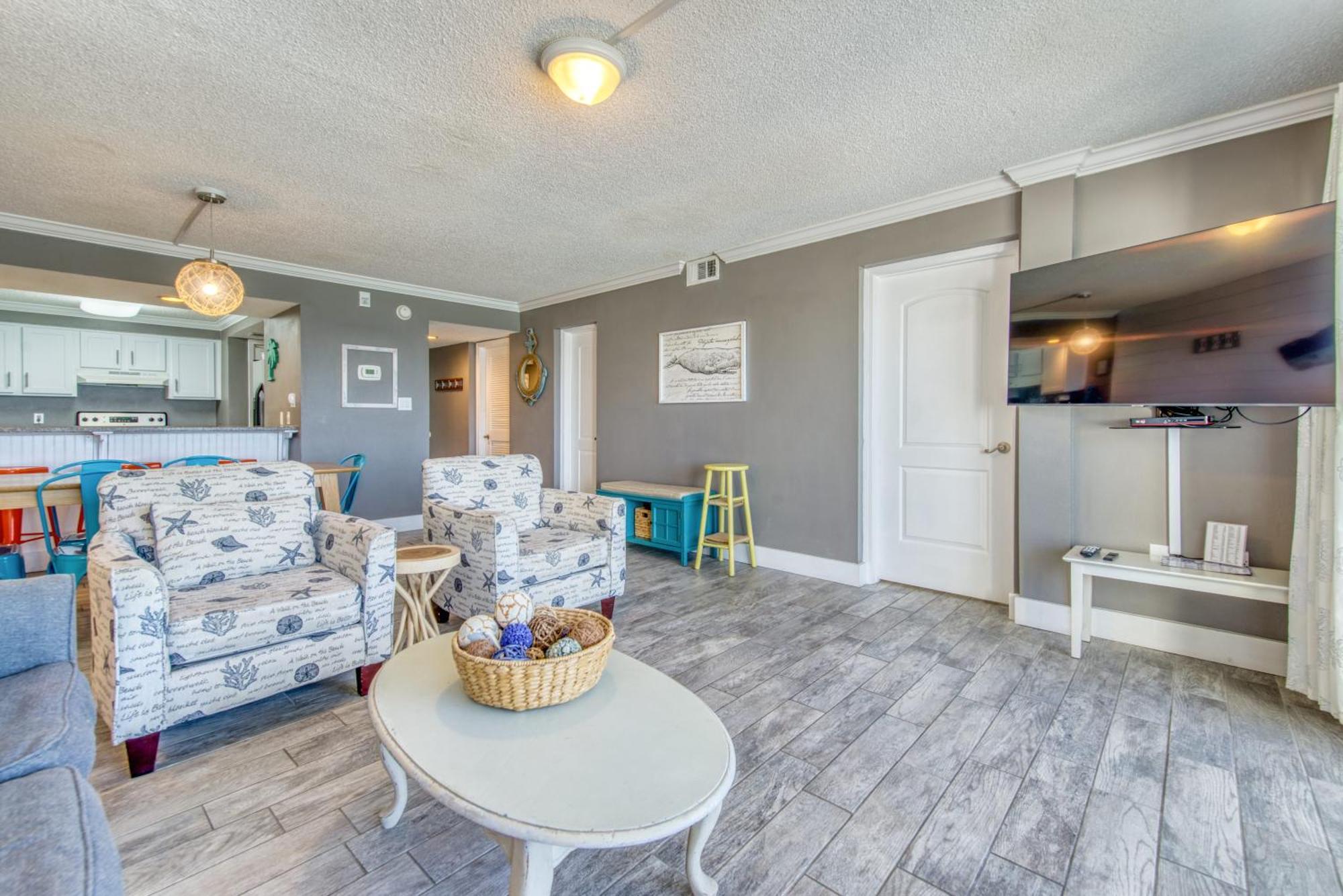 House B502 - Beachfront With Pool, Wifi, & Service Apartment *