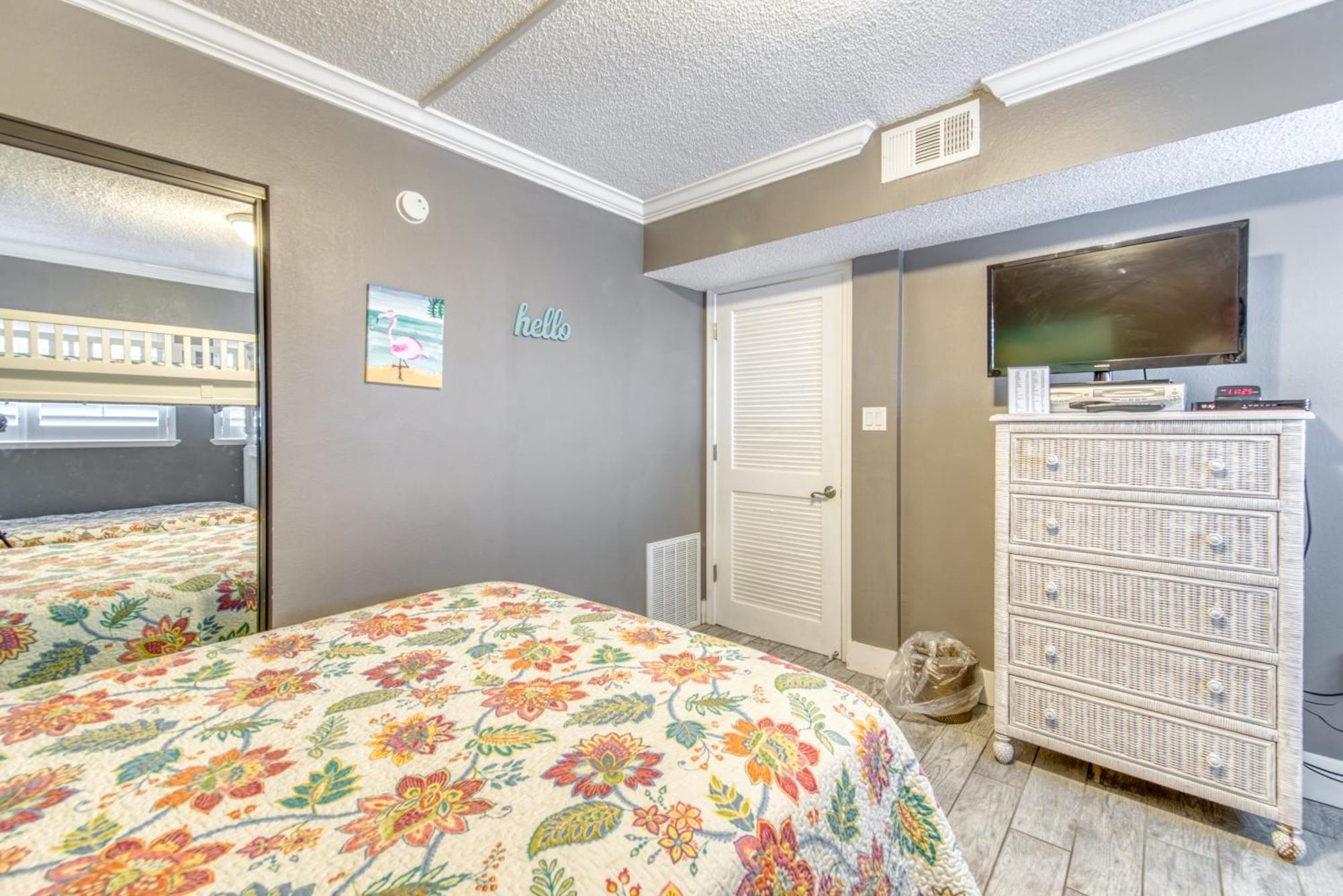 House B502 - Beachfront With Pool, Wifi, & Service