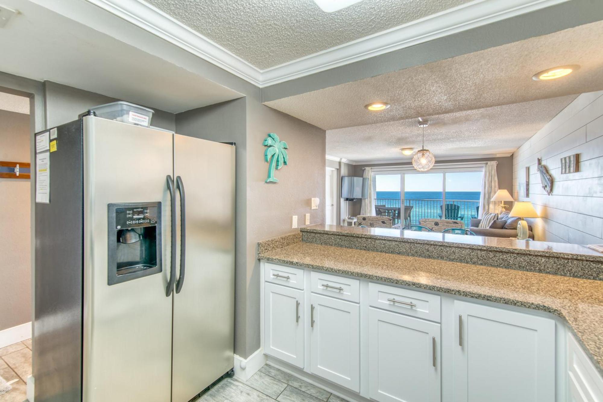 Apartment House B502 - Beachfront With Pool, Wifi, & Service
