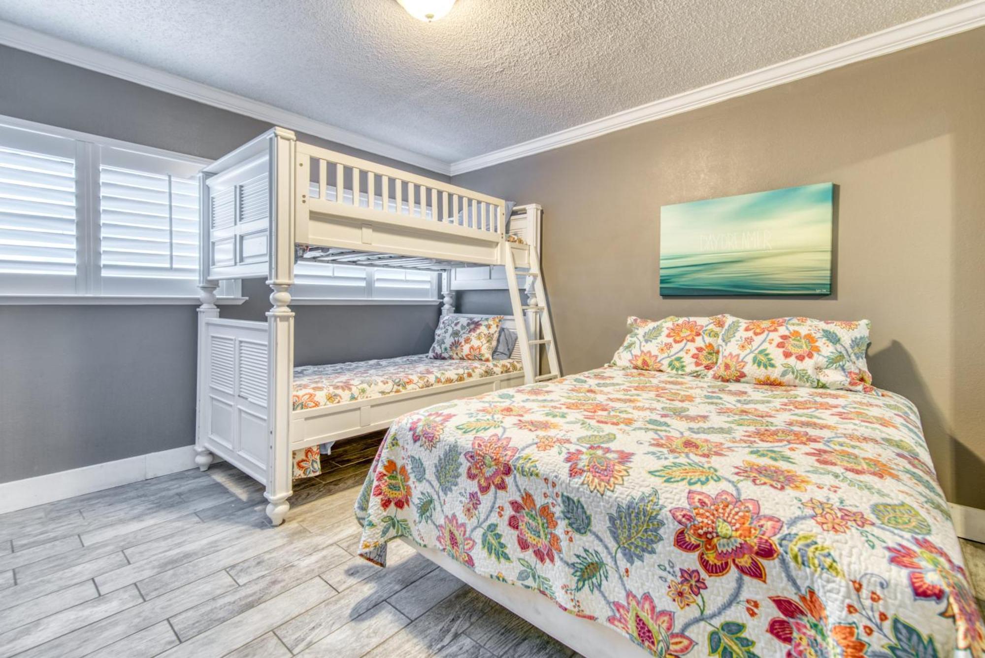 House B502 - Beachfront With Pool, Wifi, & Service Apartment *