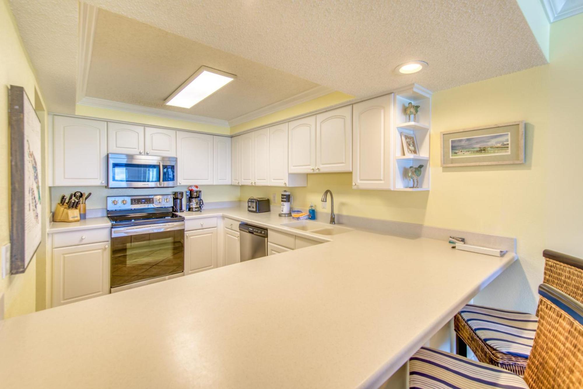 House A403 - Beachfront With Pool, Wifi, & Service *