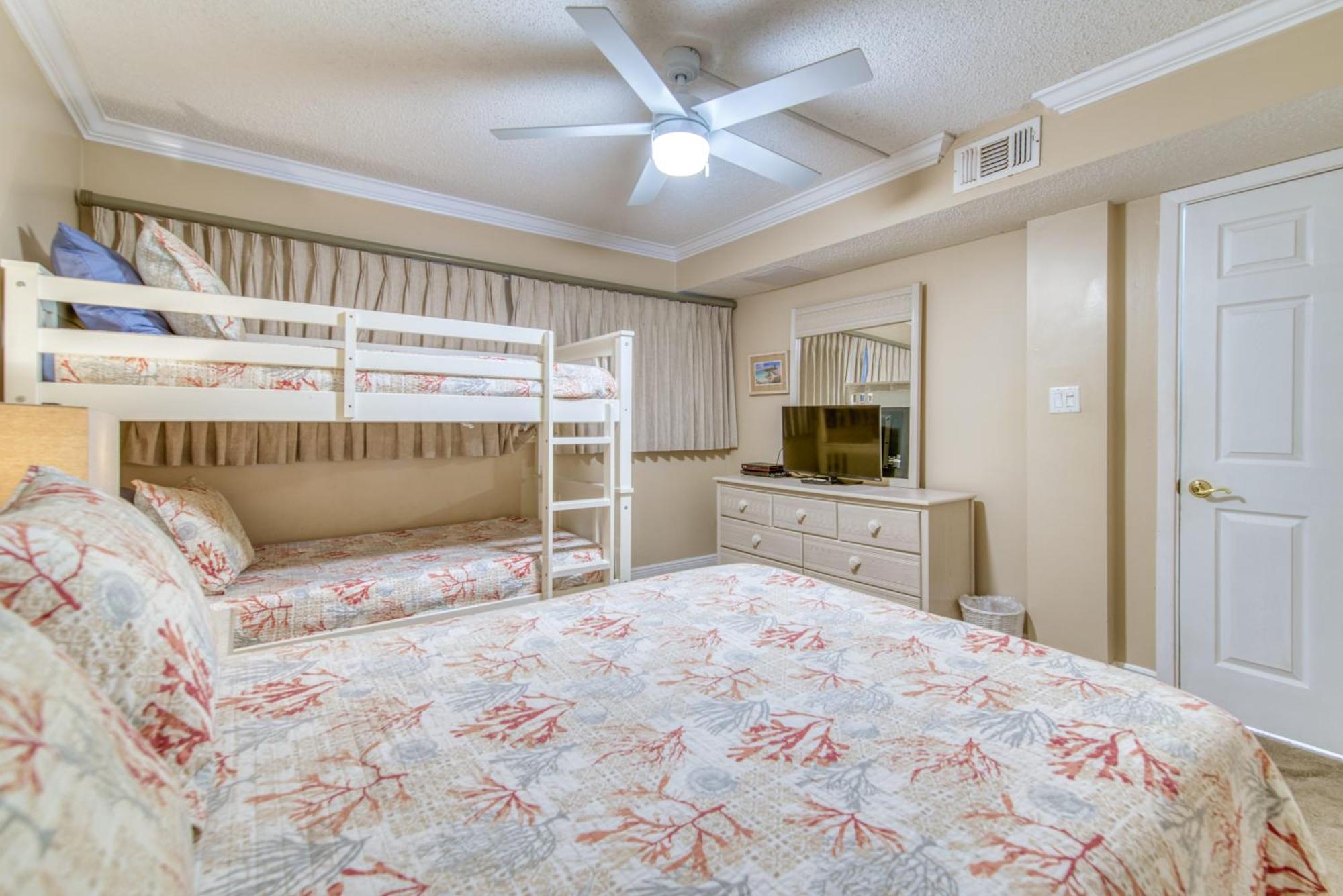 House A403 - Beachfront With Pool, Wifi, & Service *
