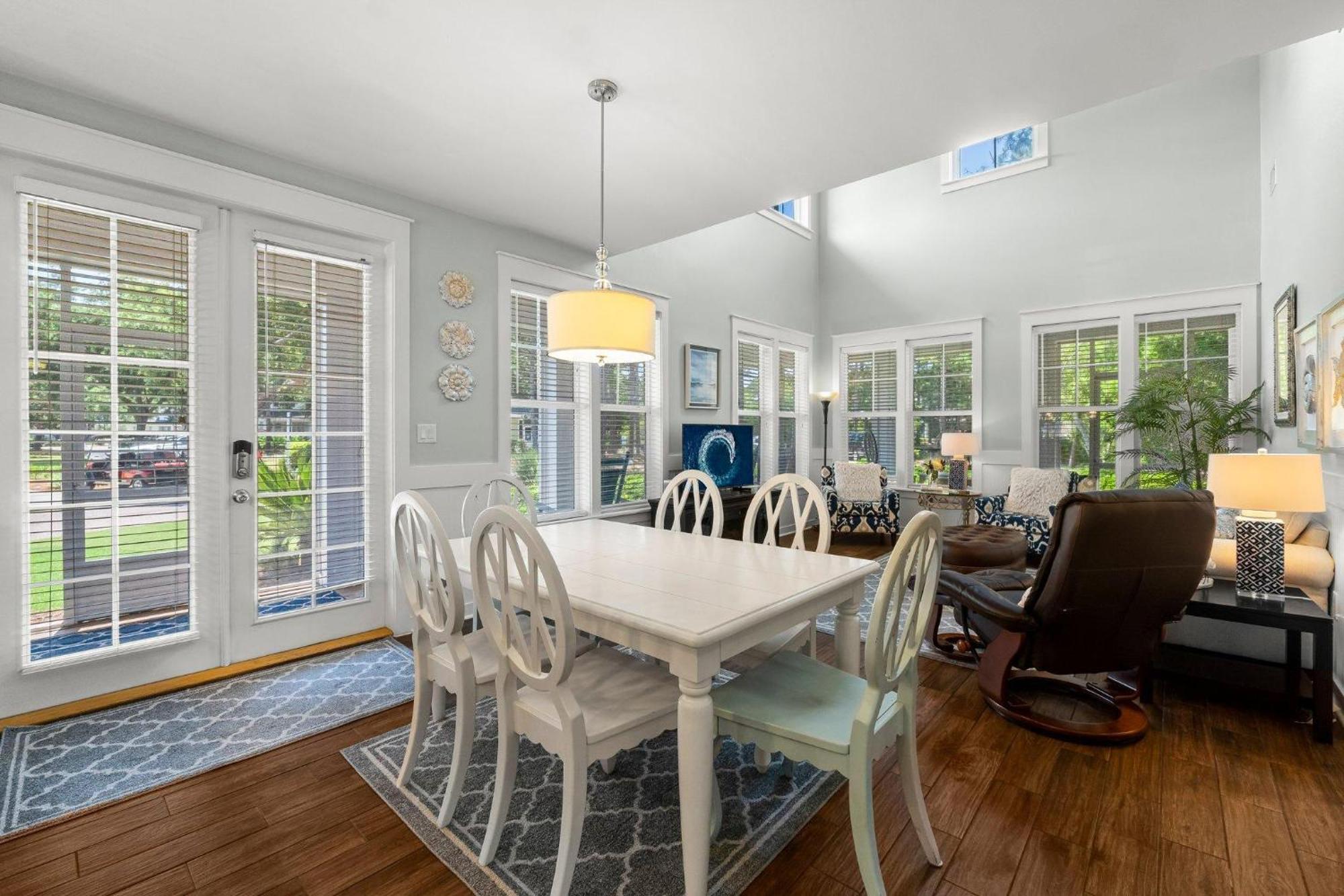 1301 Laurel Grove 