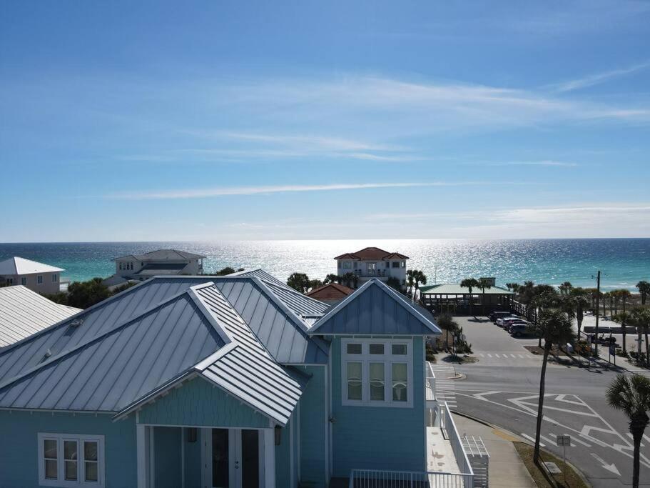 Holiday home Gulf Views, Steps To Beach, Pool, Walk To Dining