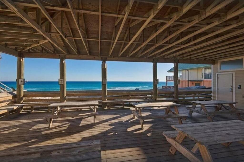 Holiday home Gulf Views, Steps To Beach, Pool, Walk To Dining Destin