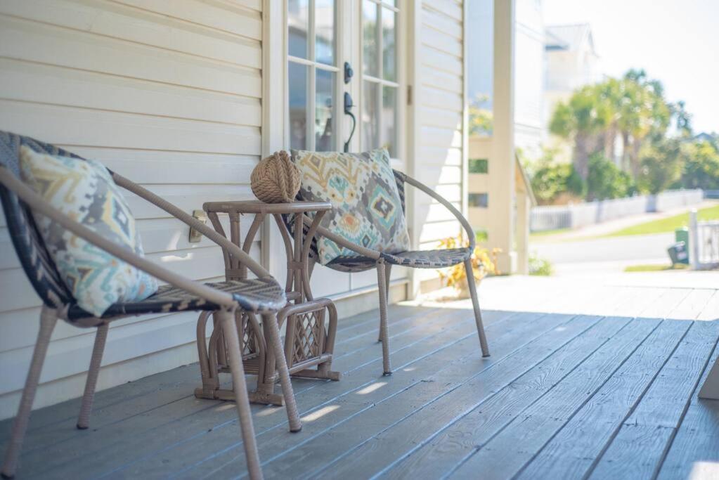 Holiday home Gulf Views, Steps To Beach, Pool, Walk To Dining *
