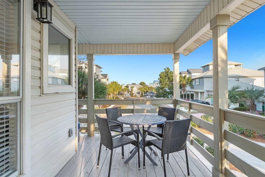 Gulf Views, Steps To Beach, Pool, Walk To Dining
