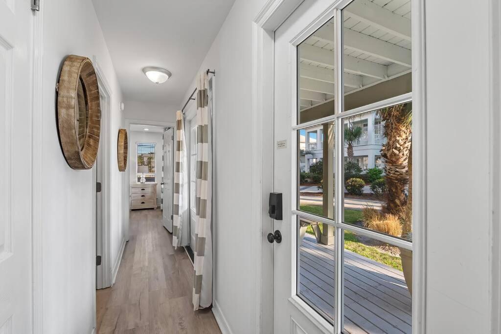 Gulf Views, Steps To Beach, Pool, Walk To Dining * Destin