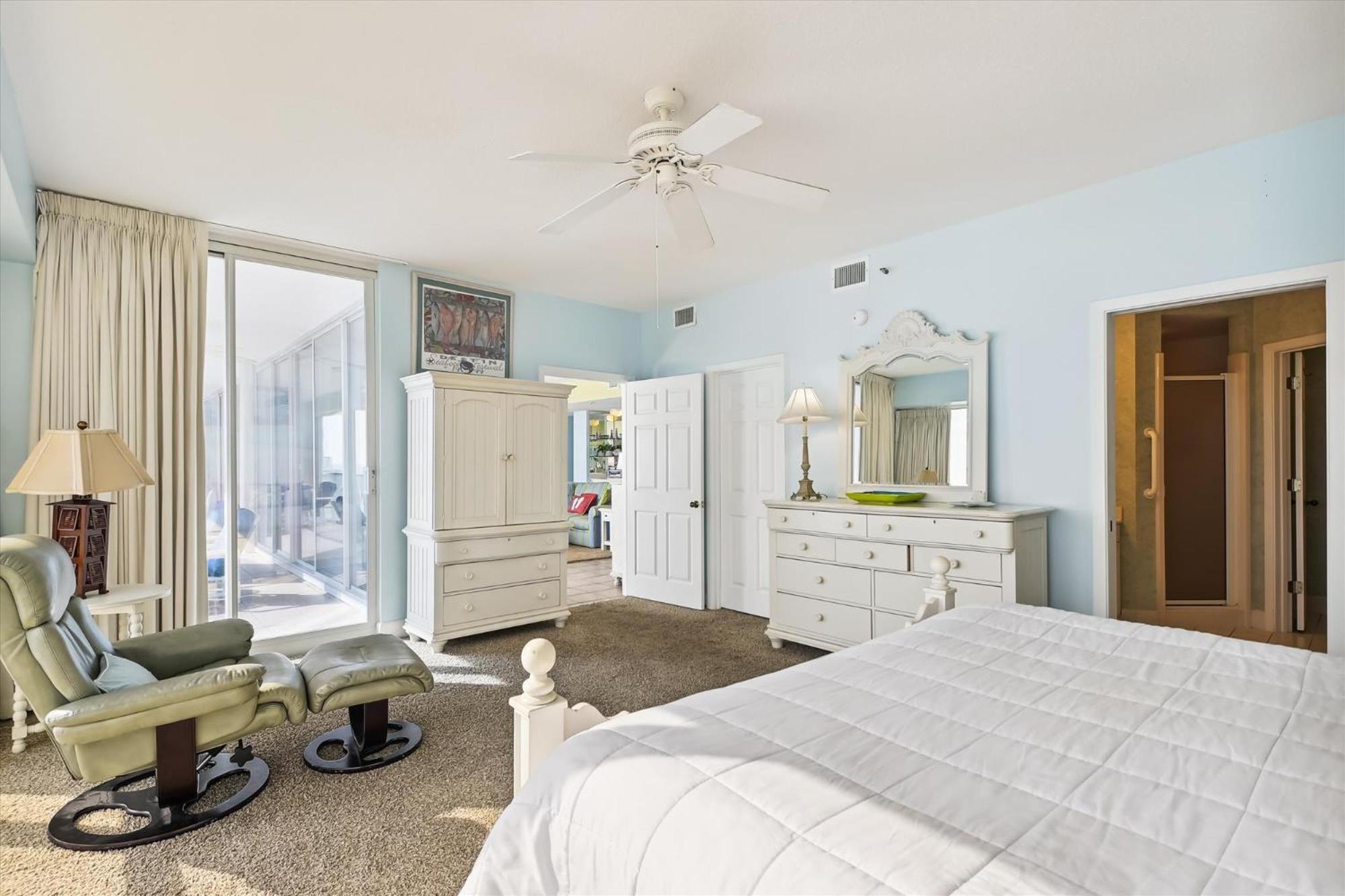 Apartment Oceania 607- By Isle
