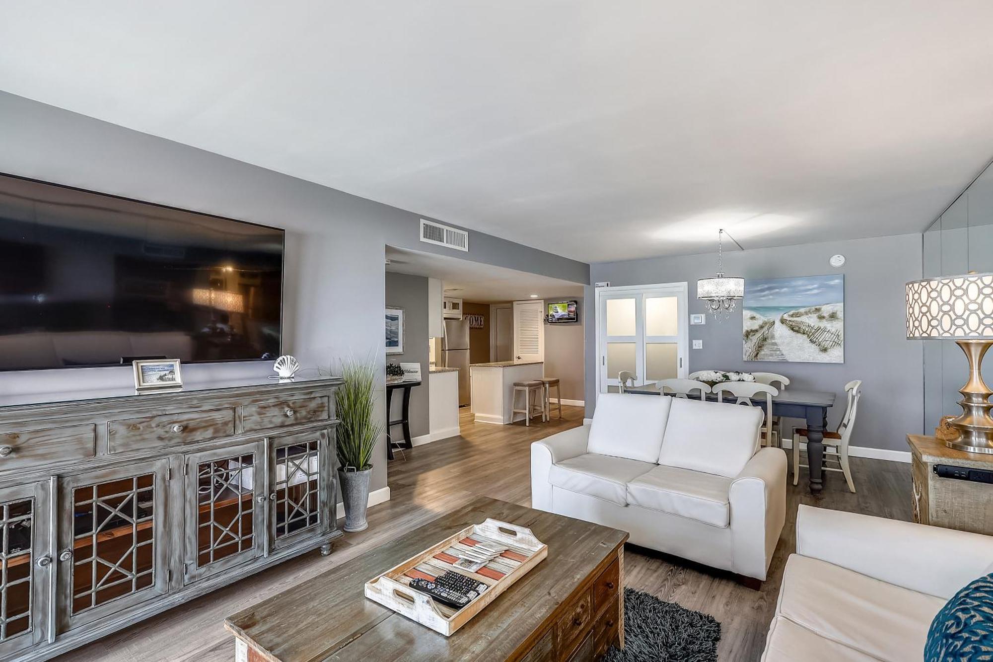 Surf & Racquet 402- By Isle Apartment Destin