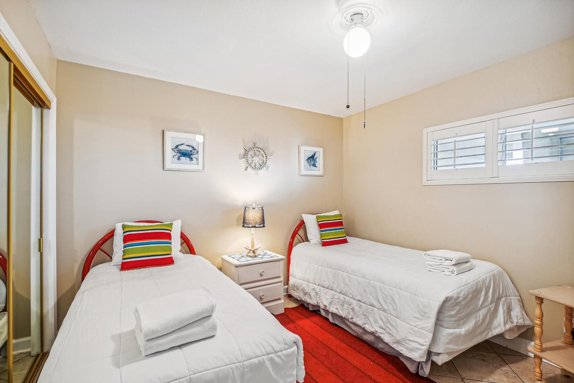 Surf & Racquet 614- By Isle Apartment *
