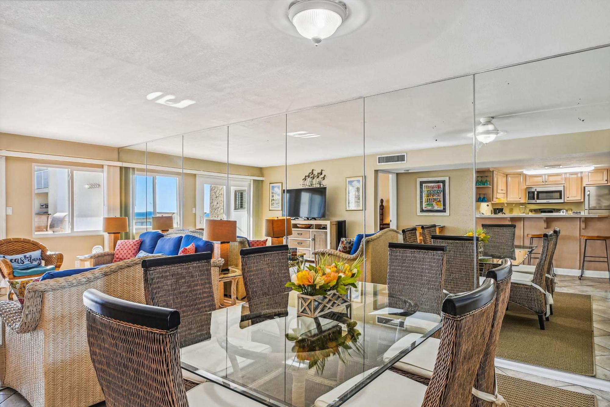 Surf & Racquet 614- By Isle Apartment