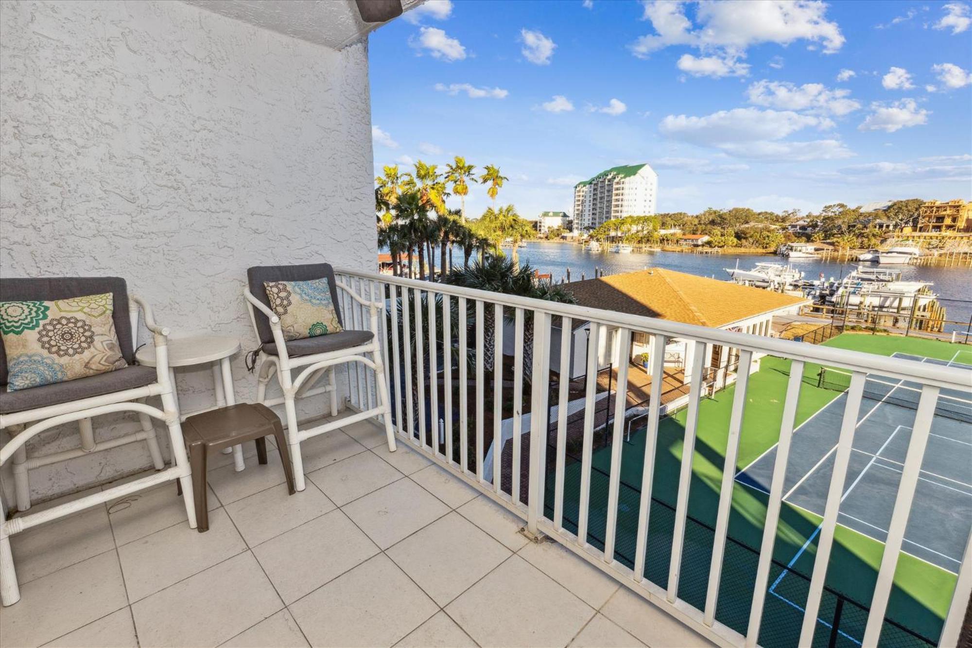 Dolphin Point 303a- By Isle Apartment