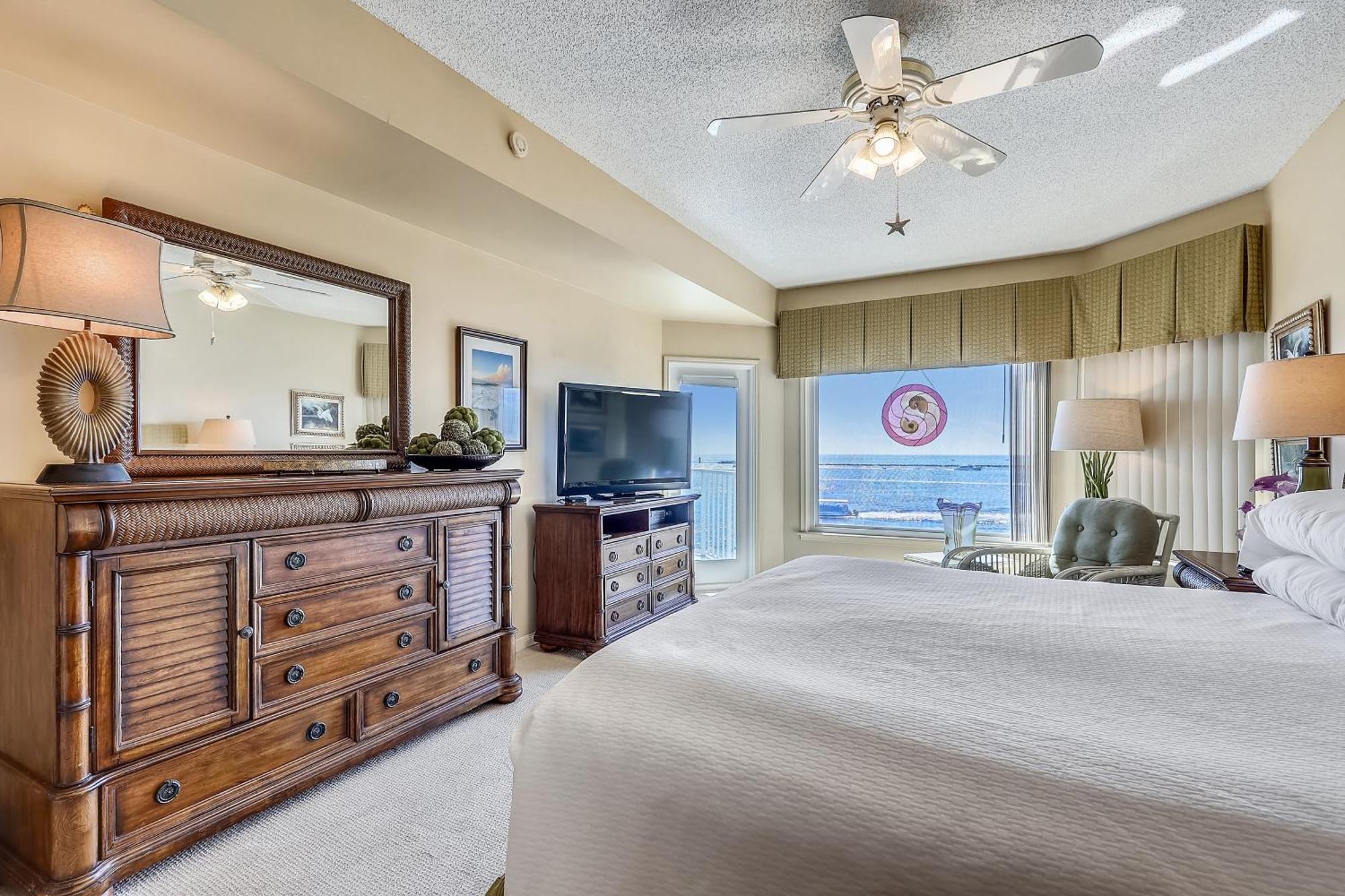 Waterview Towers Yacht Club 532- By Isle * Destin