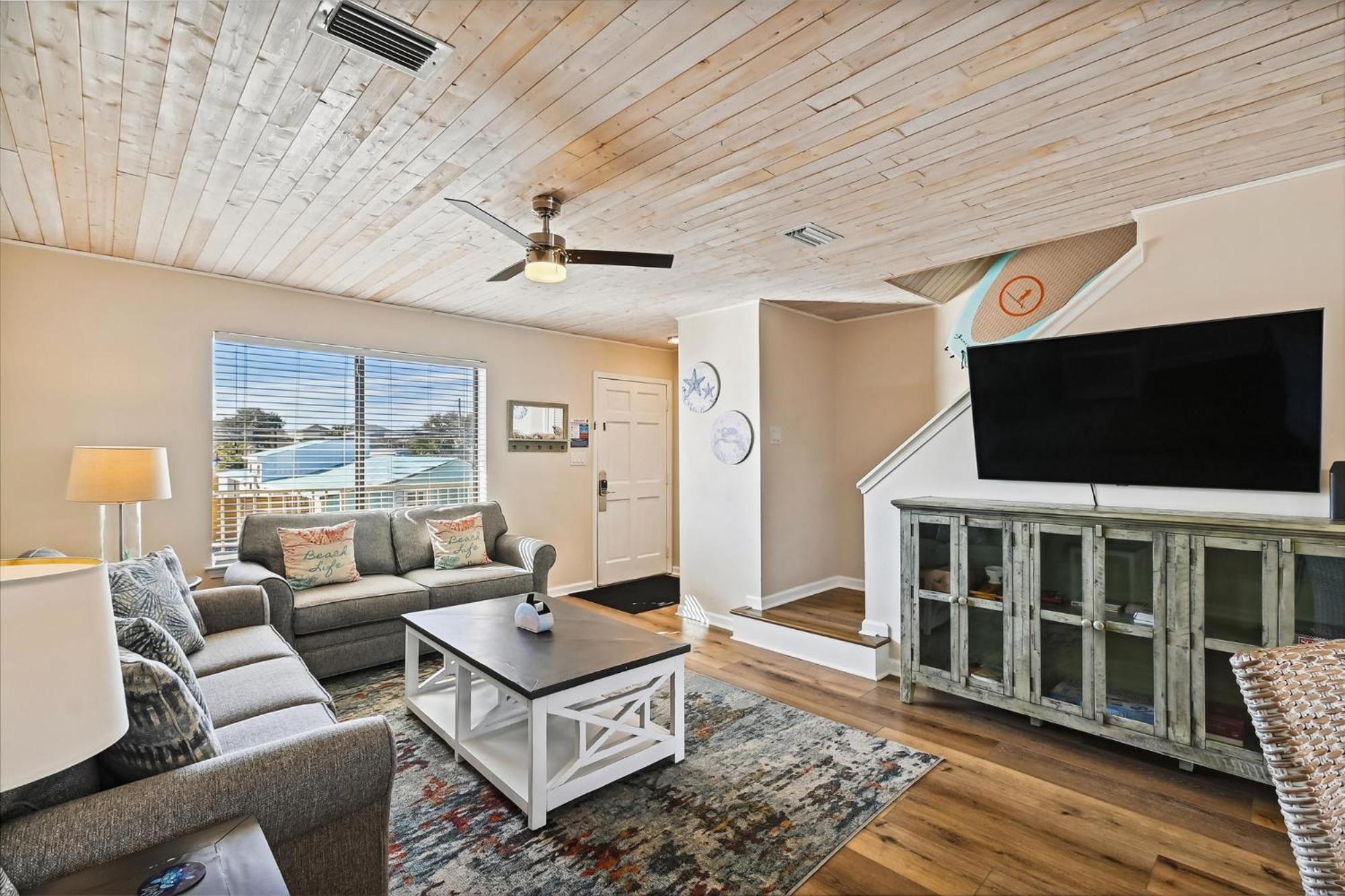 Sandprints A8- By Isle Apartment Destin