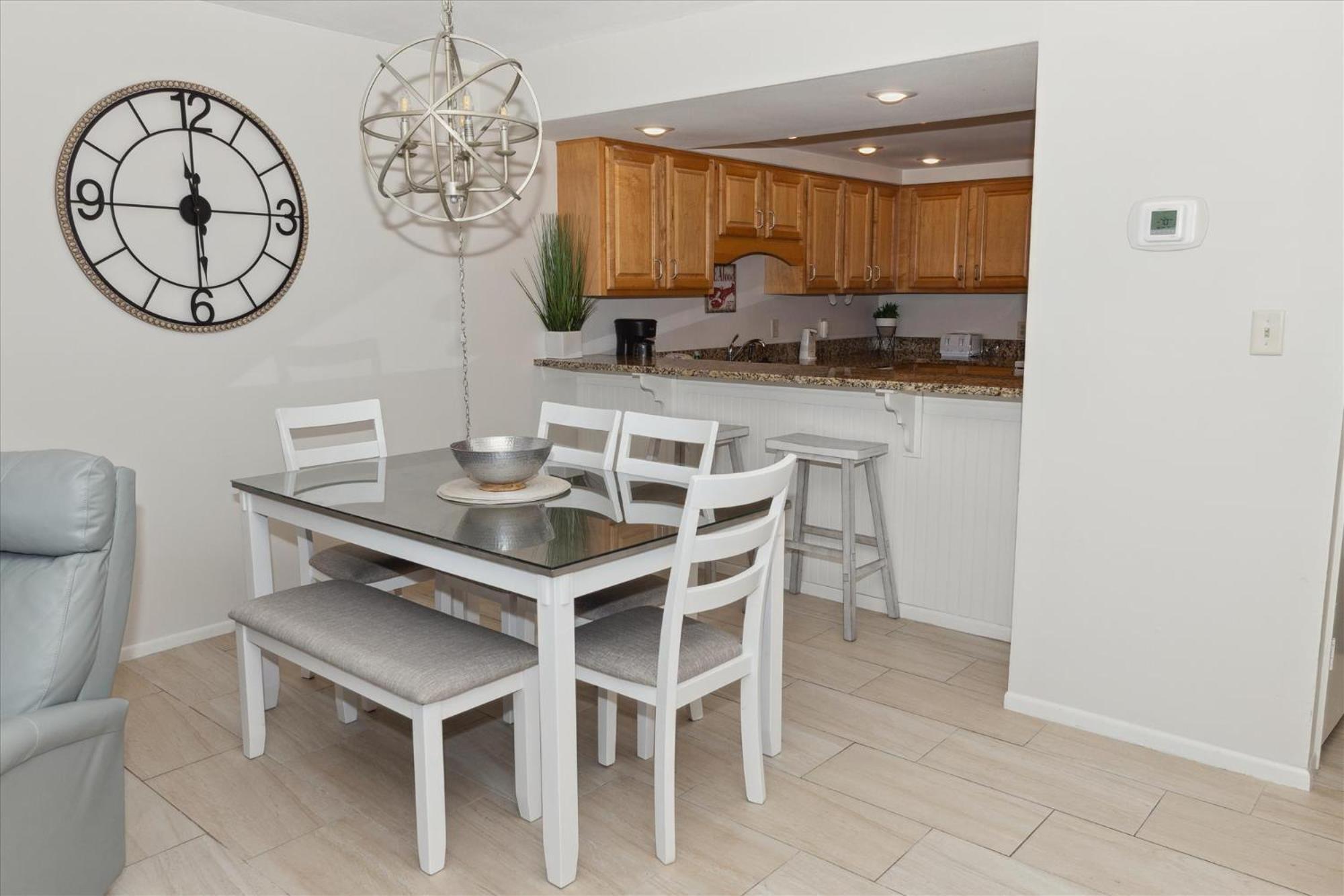 Apartment House 402d-by Isle *