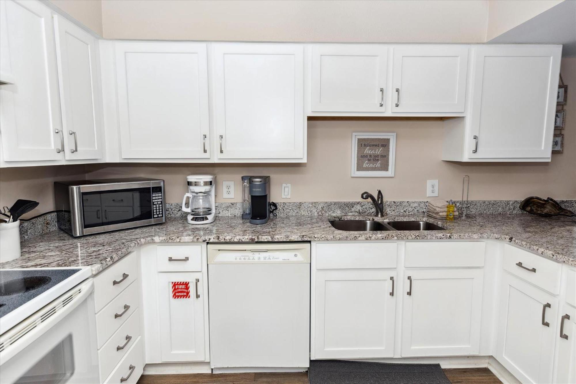 Apartment House 305b-by Isle Destin